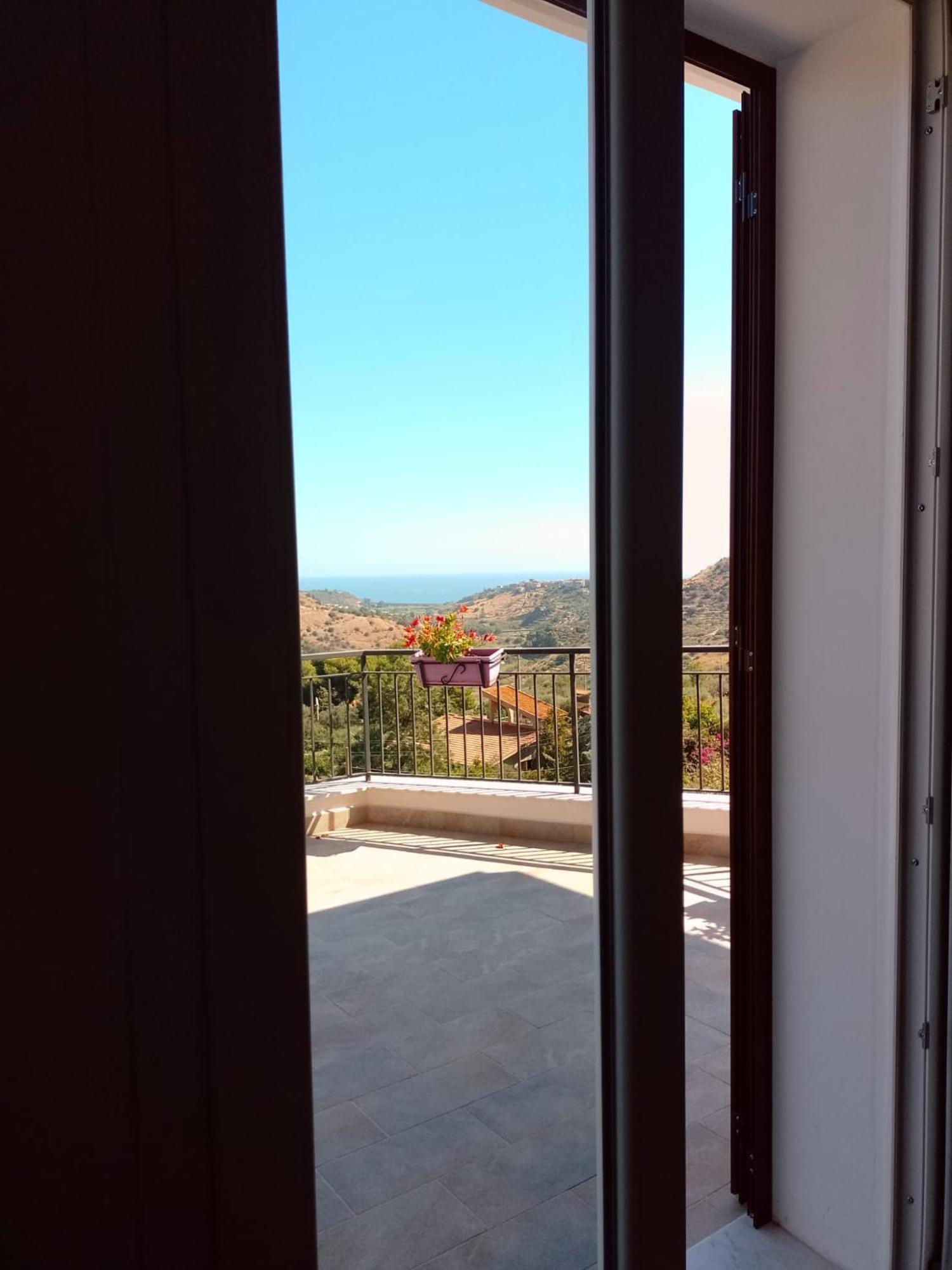 Granatelli Holiday Home Altavilla Milicia Exterior foto